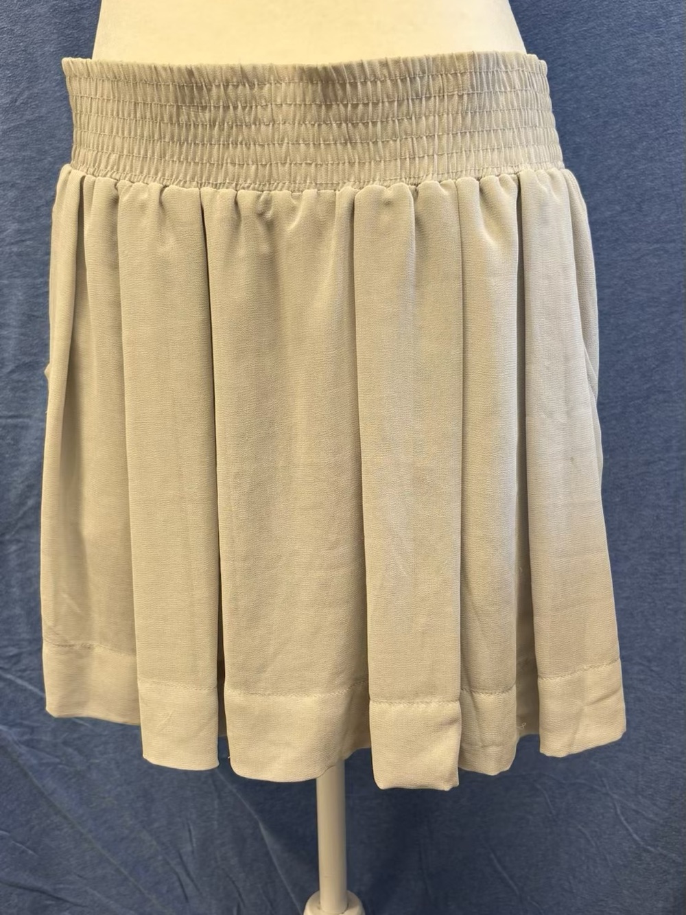 Casual Elastic-Waist Pleated Skirt — gray